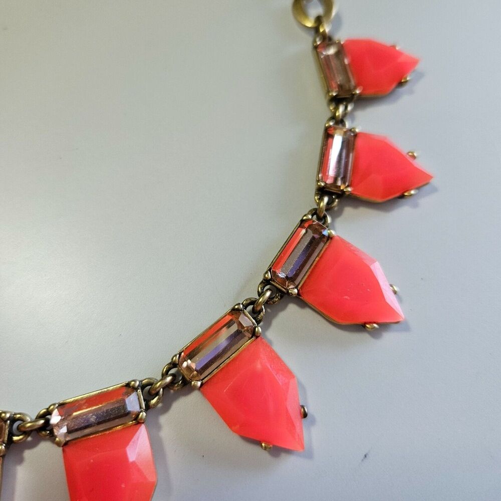 Gold tone Stella & Dot hot pink necklace 18-20"